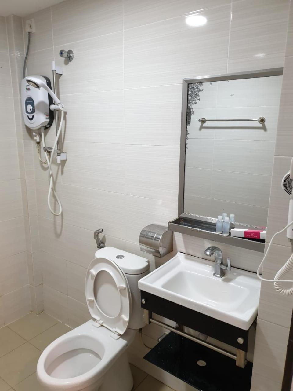 Angsoka Hotel Teluk Intan Ngoại thất bức ảnh
